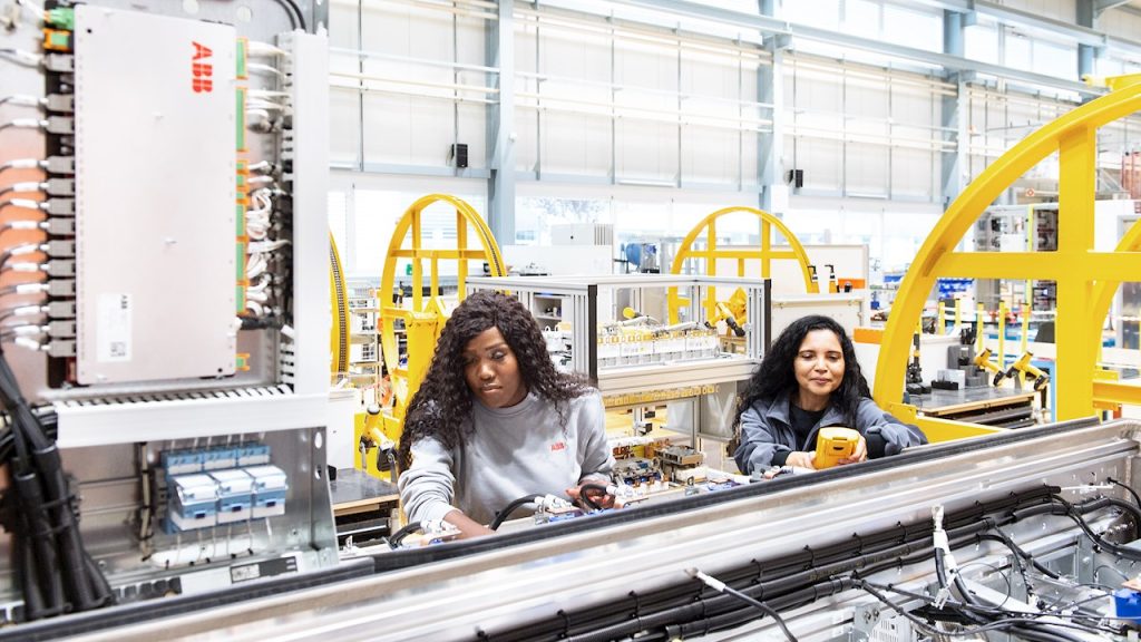 ABB secures $150 million traction contract to power Australia’s QTMP ...