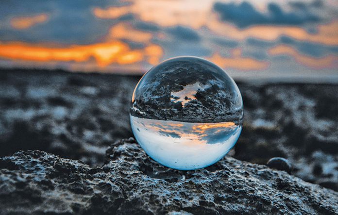 Unsplash-(Louis-Maniquet)